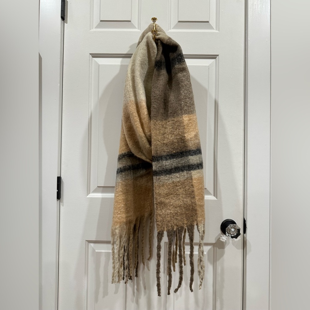 Anthropologie Soft Tan & Black Scarf NWT
